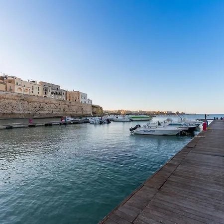 Laura In Centro Otranto